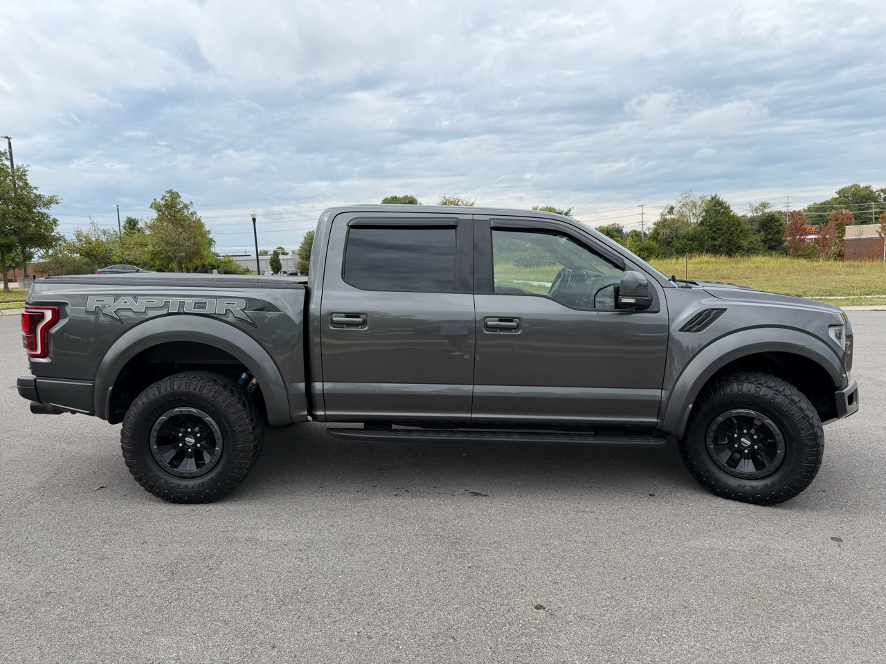2017 Ford F-150 Raptor photo 4