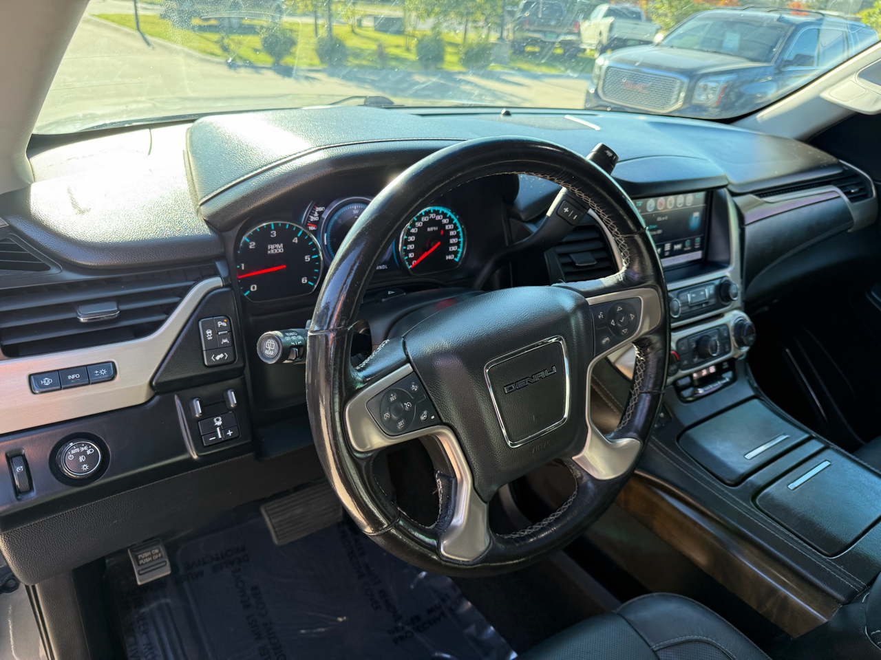 GMC Yukon 2WD 4dr Denali 2018 GMC Yukon 2WD 4dr Denali 2018