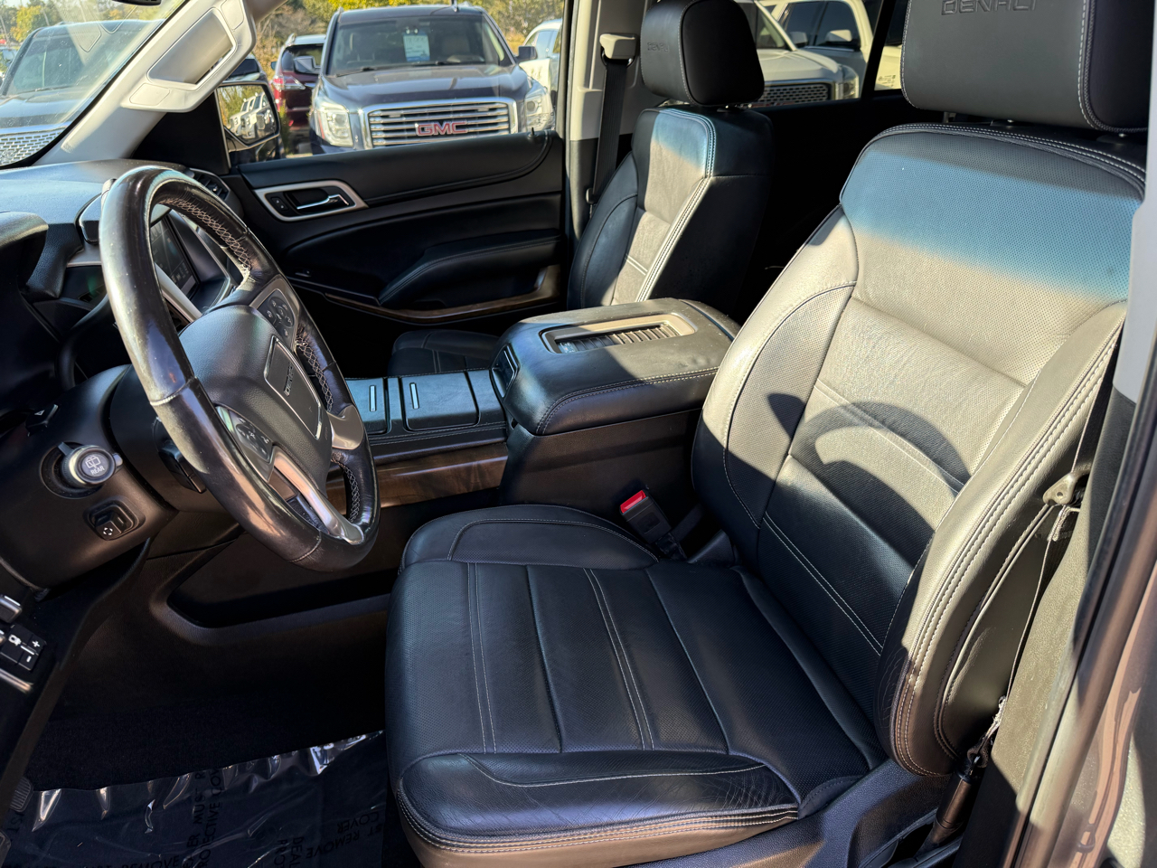 GMC Yukon 2WD 4dr Denali 2018 GMC Yukon 2WD 4dr Denali 2018