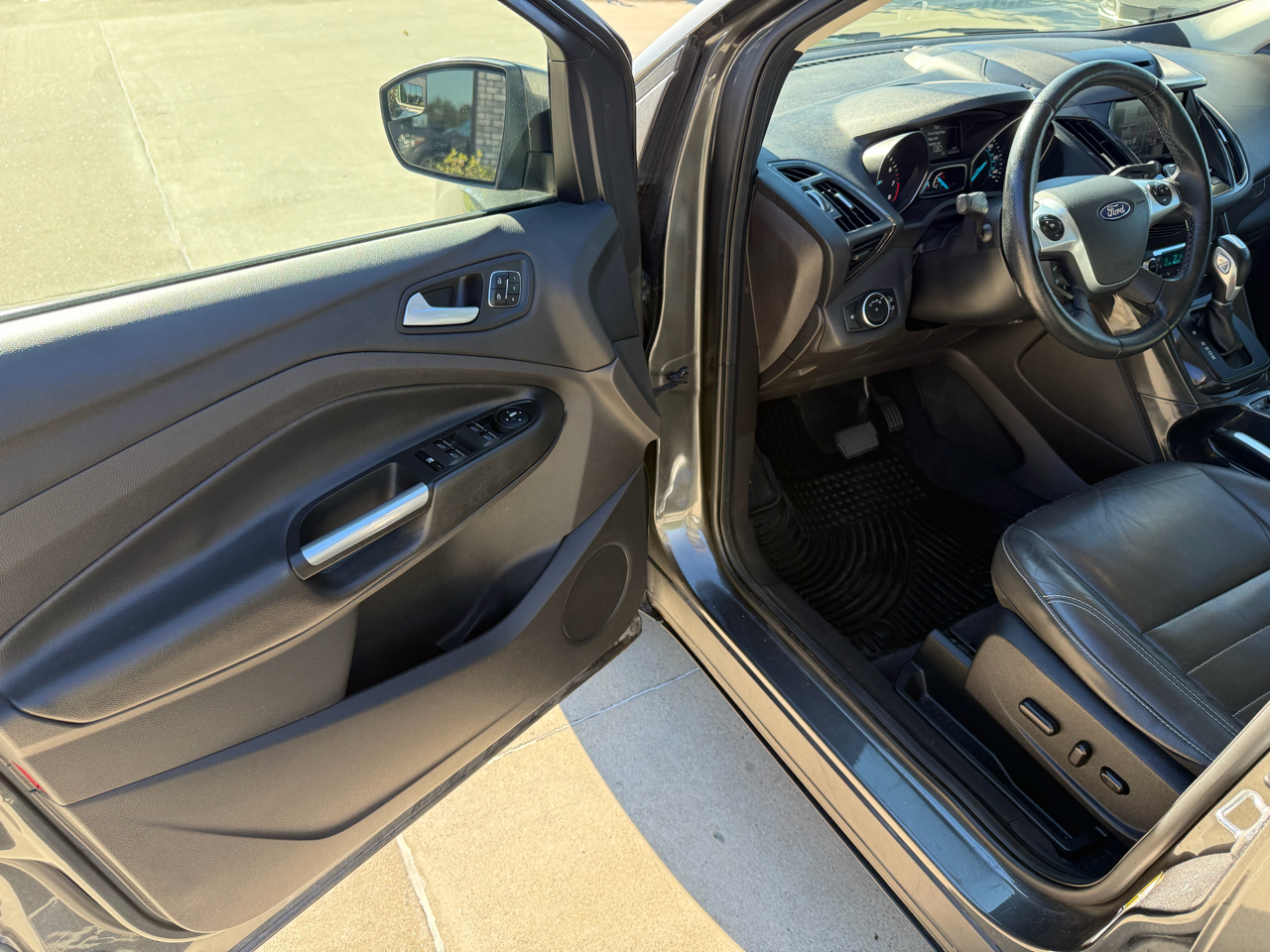 Ford Escape FWD 4dr Titanium 2015 Ford Escape FWD 4dr Titanium 2015