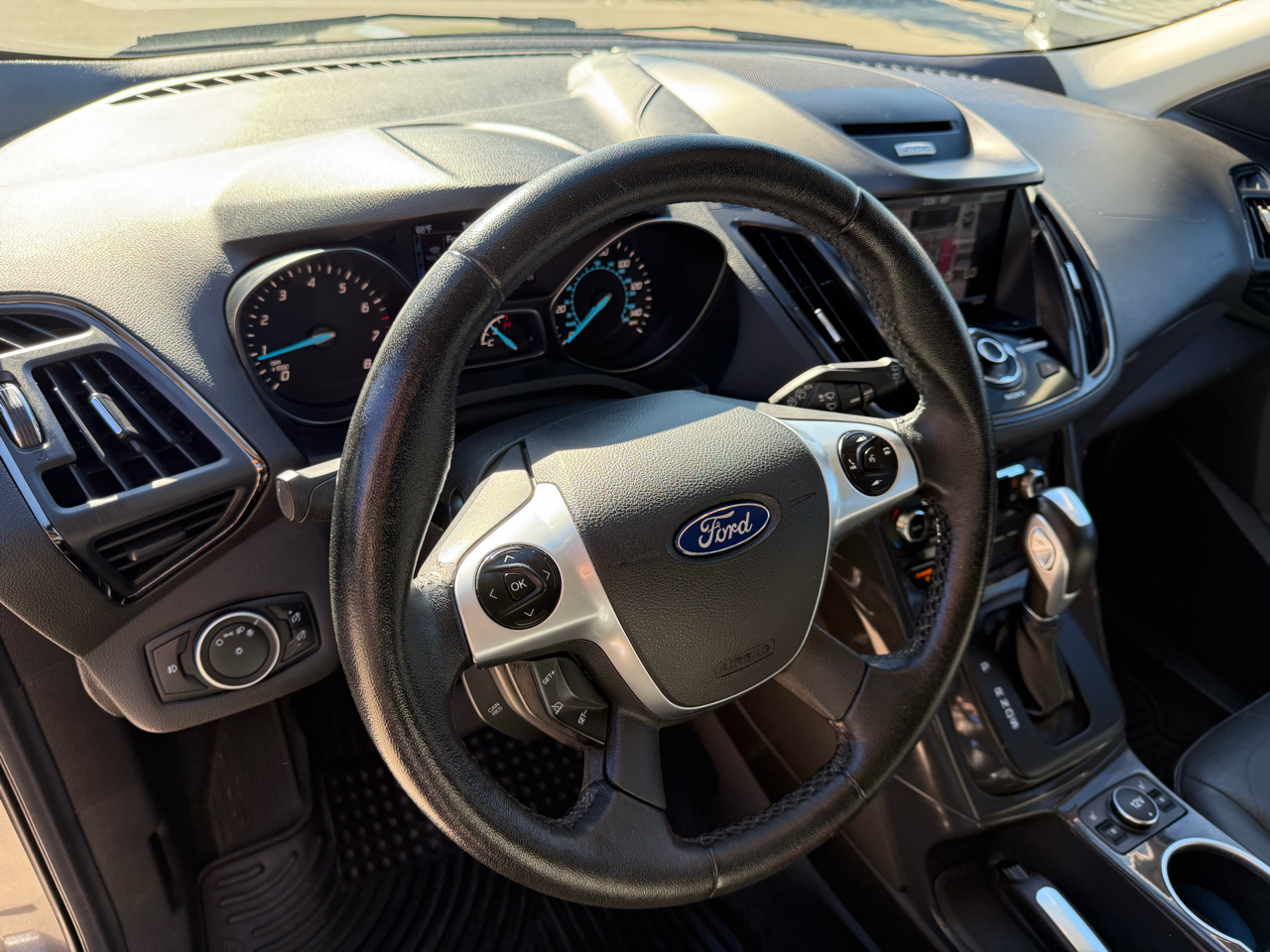 Ford Escape FWD 4dr Titanium 2015 Ford Escape FWD 4dr Titanium 2015