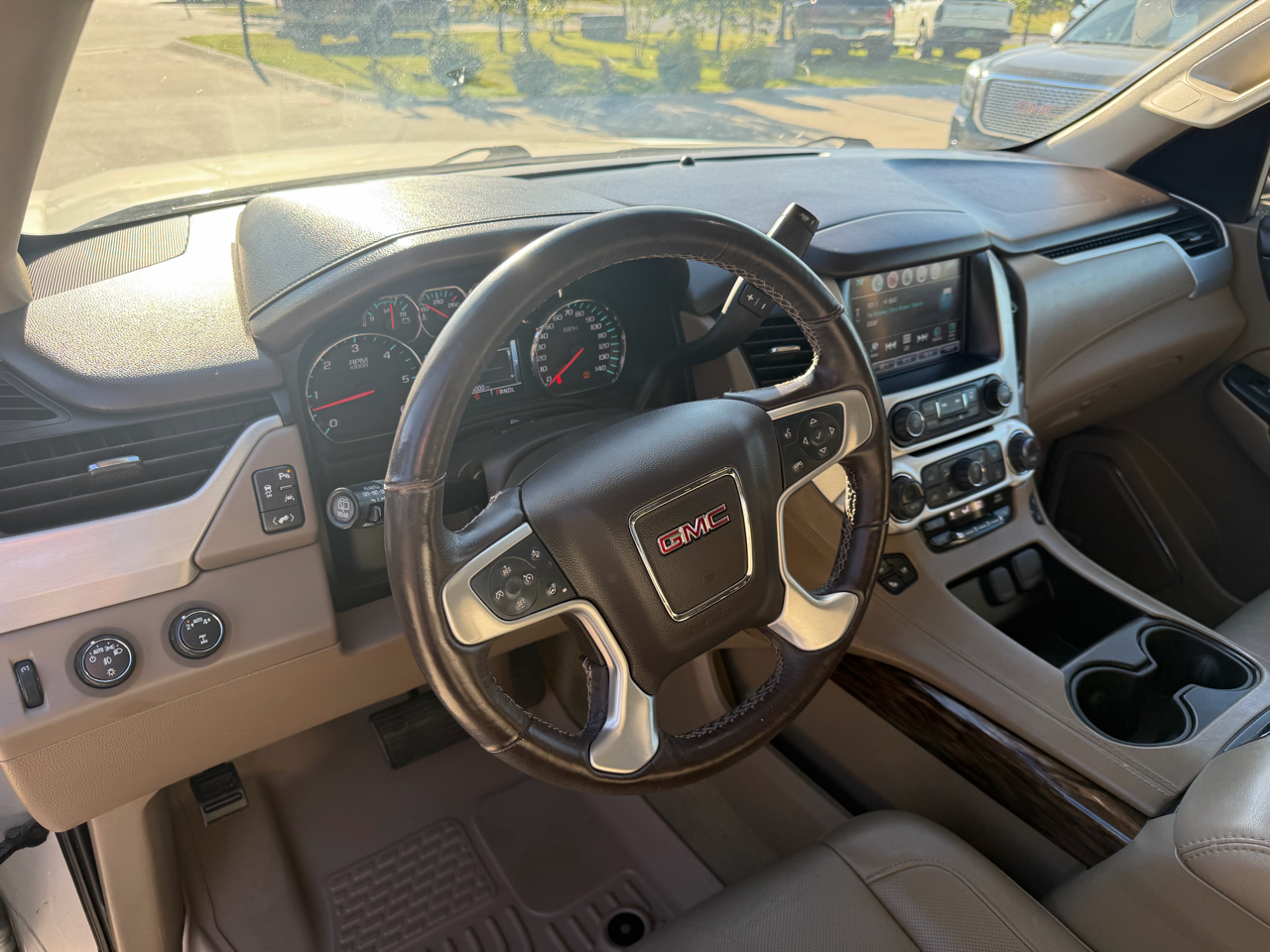 GMC Yukon XL 4WD 4dr SLT 2017 GMC Yukon XL 4WD 4dr SLT 2017