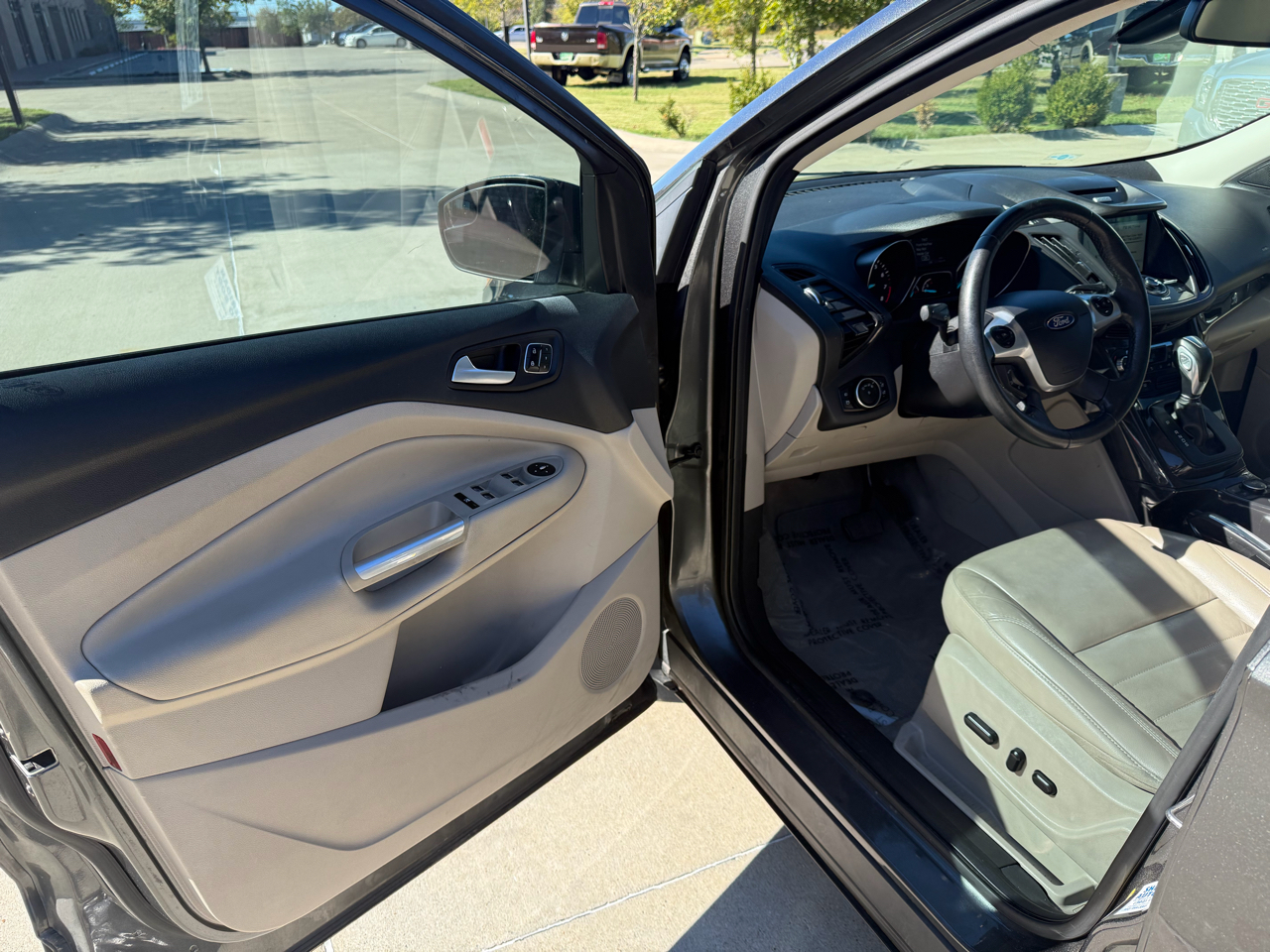 Ford Escape 4WD 4dr Titanium 2016 Ford Escape 4WD 4dr Titanium 2016