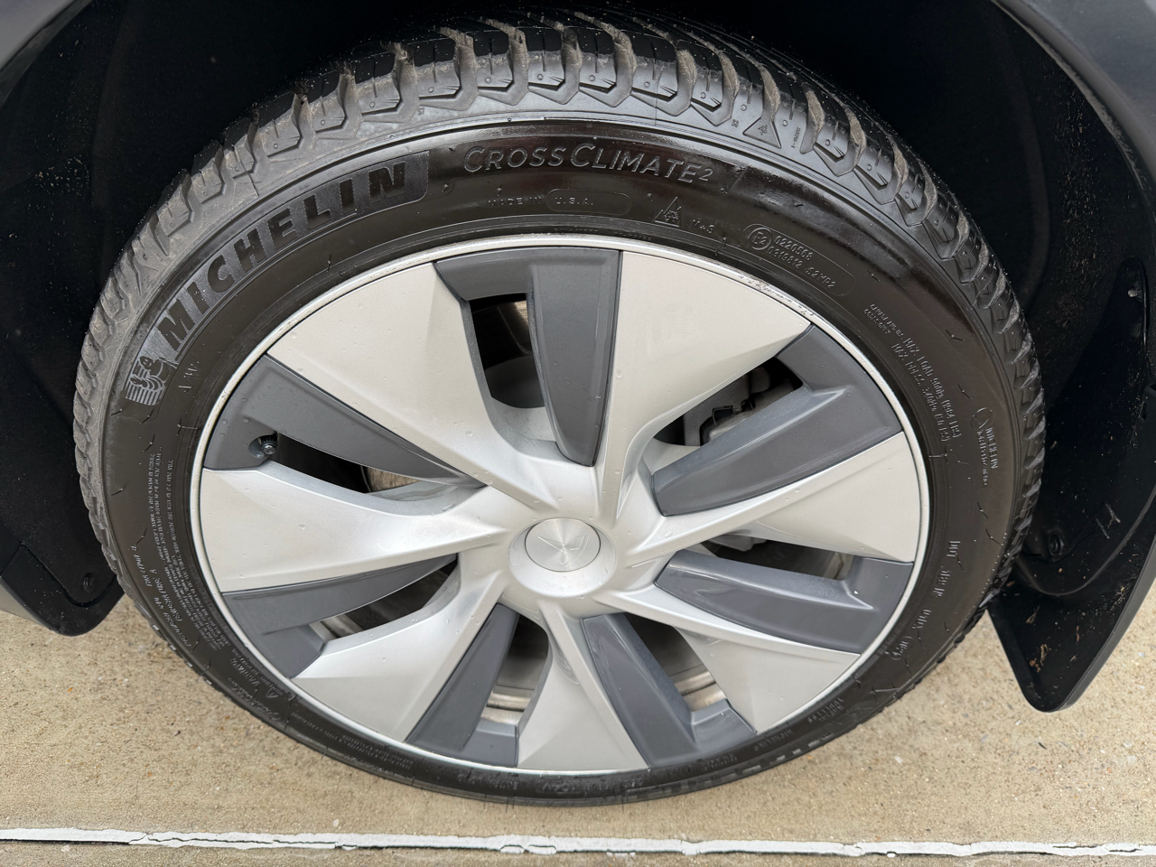 Tesla Model Y Long Range AWD 2022 Tesla Model Y Long Range AWD 2022