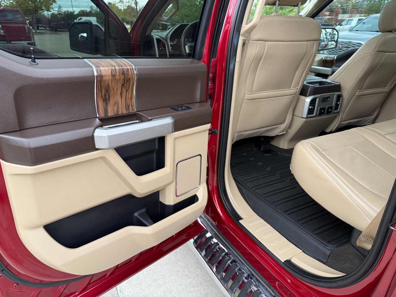 Ford F-150 Lariat 2WD SuperCrew 5.5' Box 2018 Ford F-150 Lariat 2WD SuperCrew 5.5' Box 2018