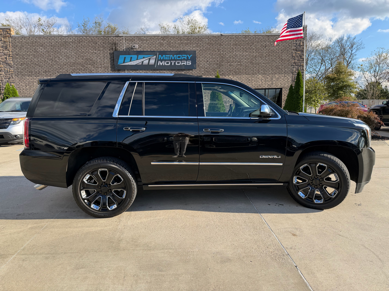 GMC Yukon 4WD 4dr Denali 2019 GMC Yukon 4WD 4dr Denali 2019