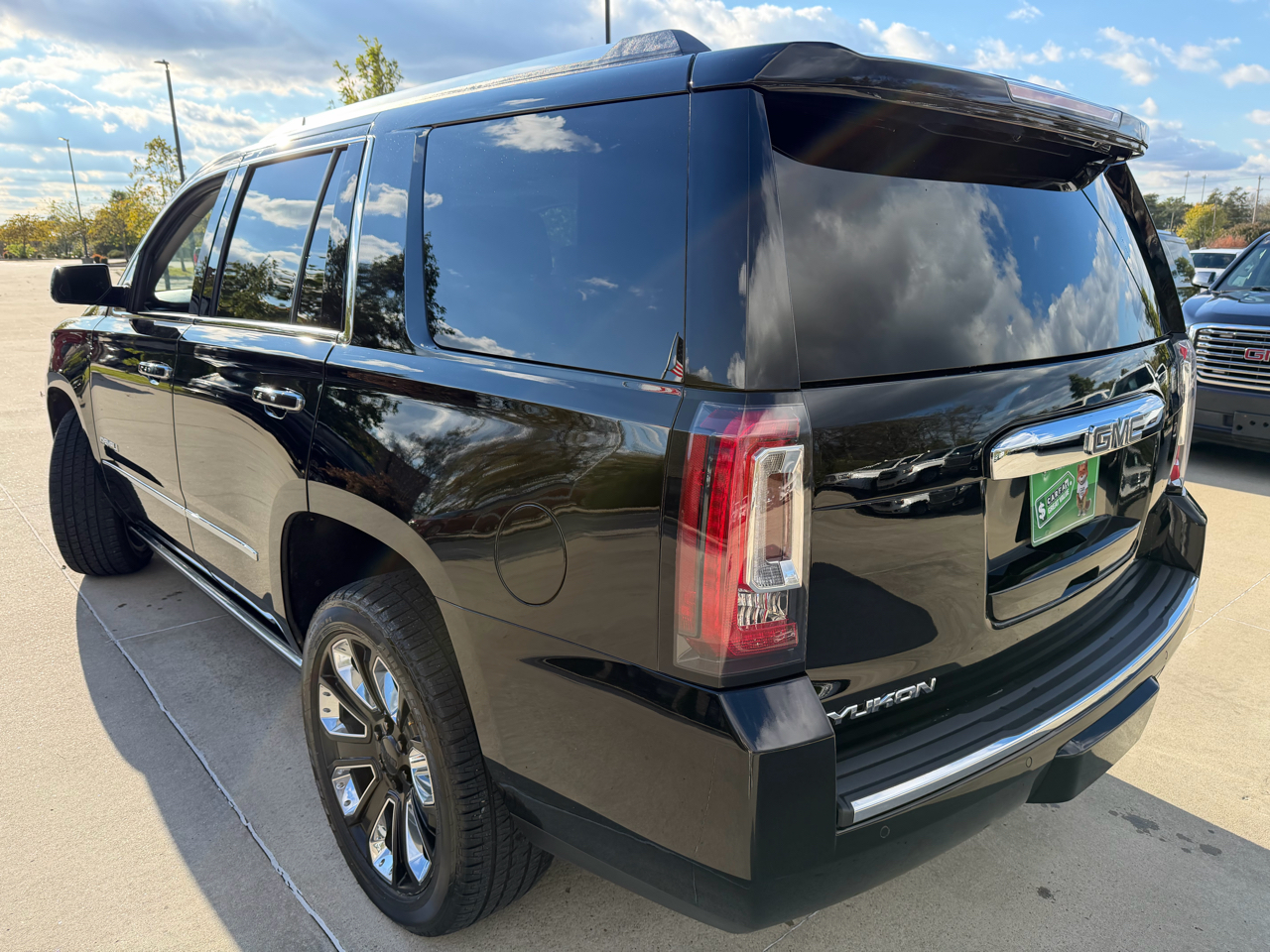 GMC Yukon 4WD 4dr Denali 2019 GMC Yukon 4WD 4dr Denali 2019