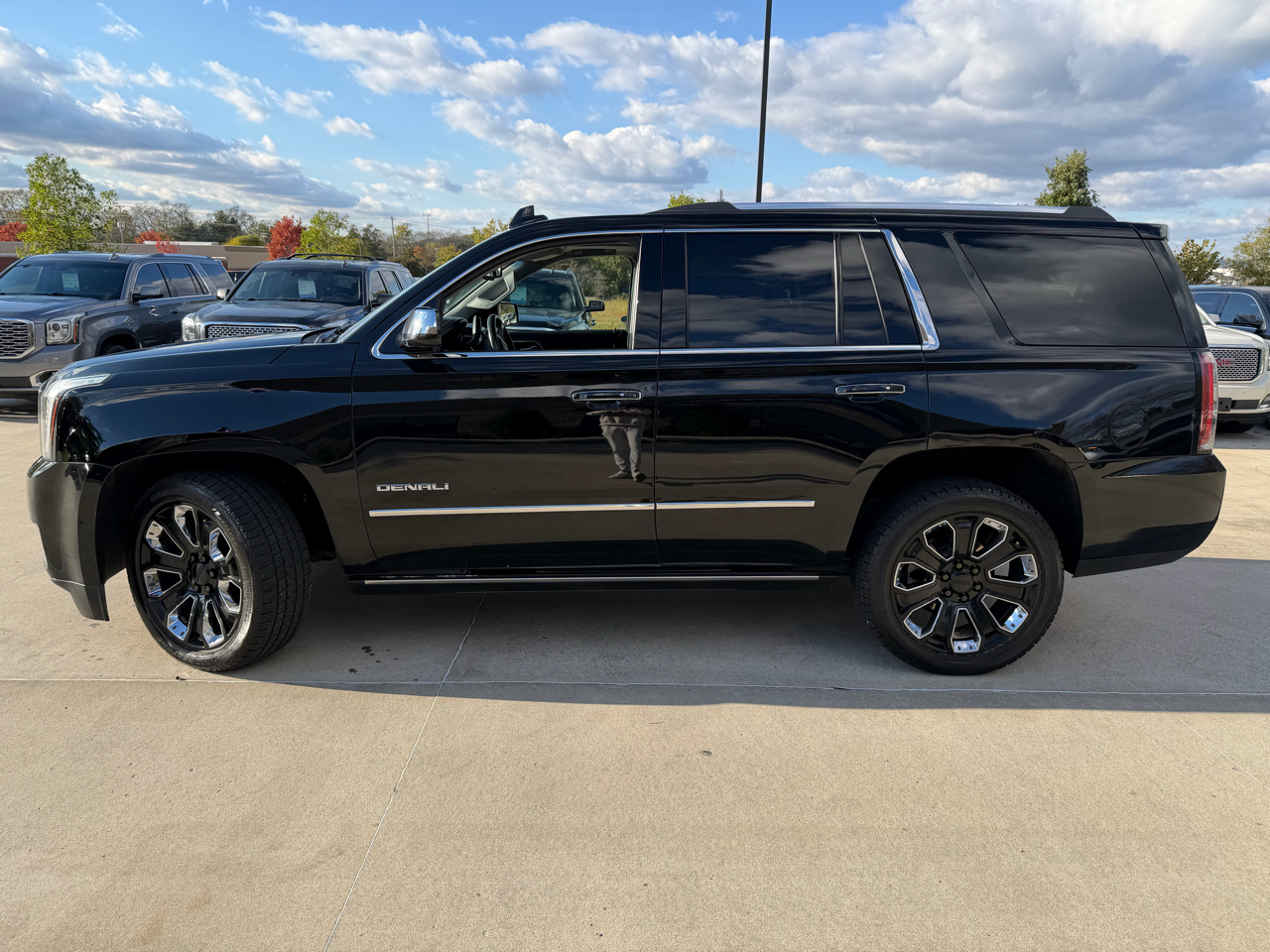 GMC Yukon 4WD 4dr Denali 2019 GMC Yukon 4WD 4dr Denali 2019