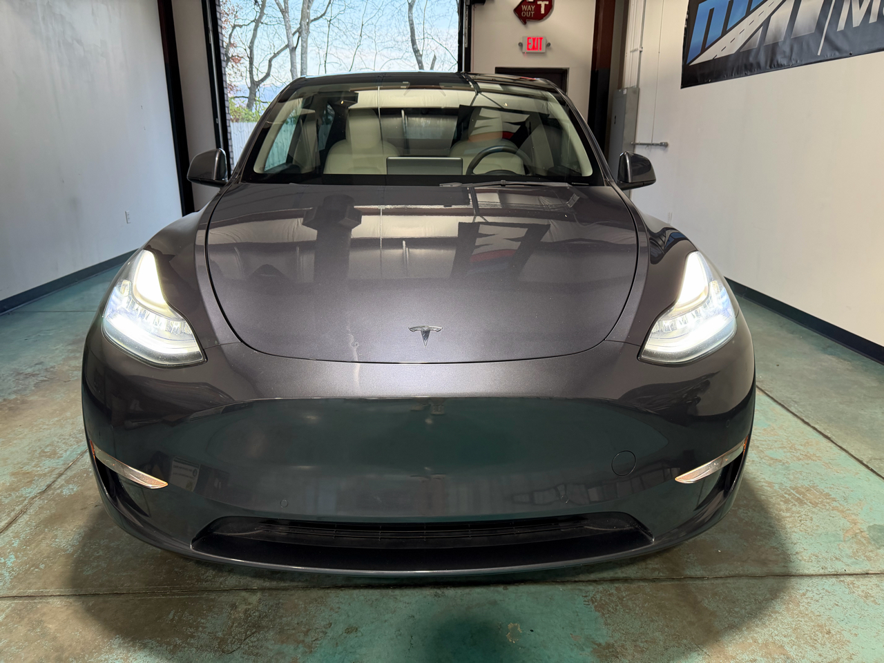 2022 Tesla Model Y Long Range photo 2