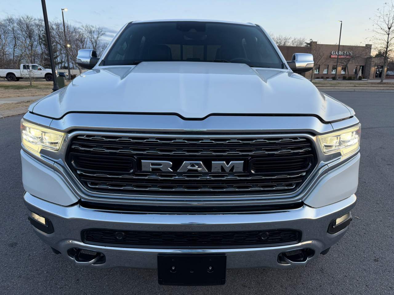 RAM 1500 Limited 4x4 Crew Cab 5'7" Box 2023