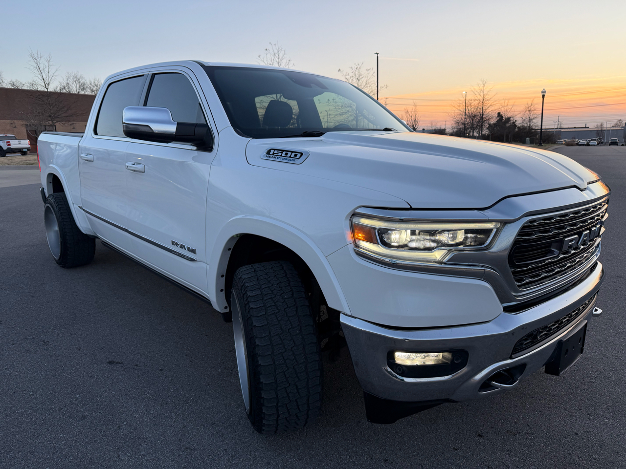 RAM 1500 Limited 4x4 Crew Cab 5'7" Box 2023