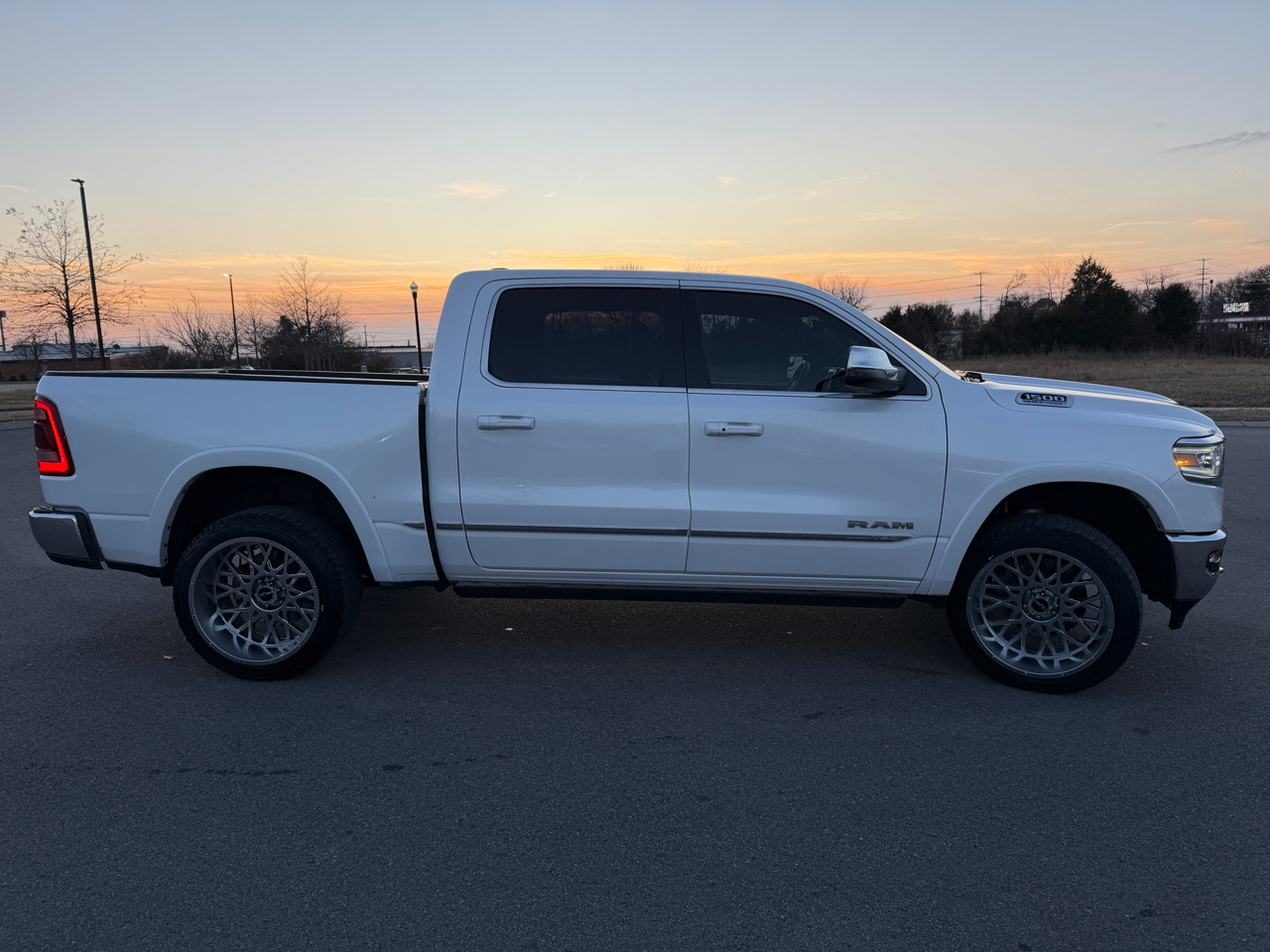 RAM 1500 Limited 4x4 Crew Cab 5'7" Box 2023