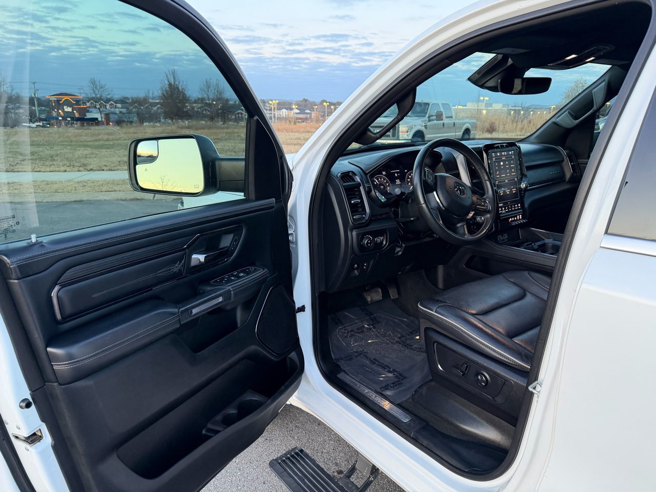 RAM 1500 Limited 4x4 Crew Cab 5'7" Box 2023