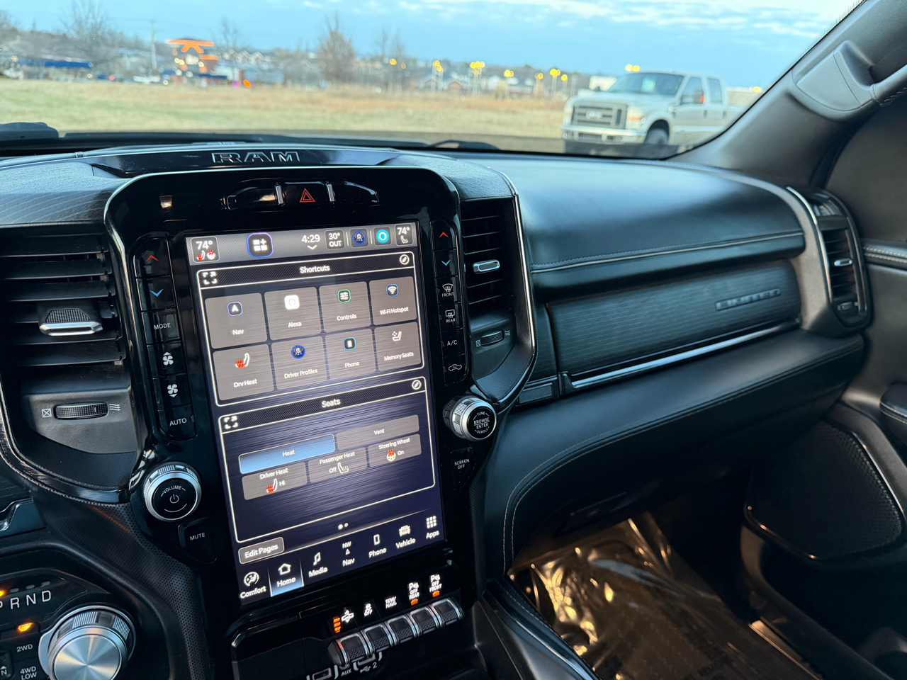 RAM 1500 Limited 4x4 Crew Cab 5'7" Box 2023