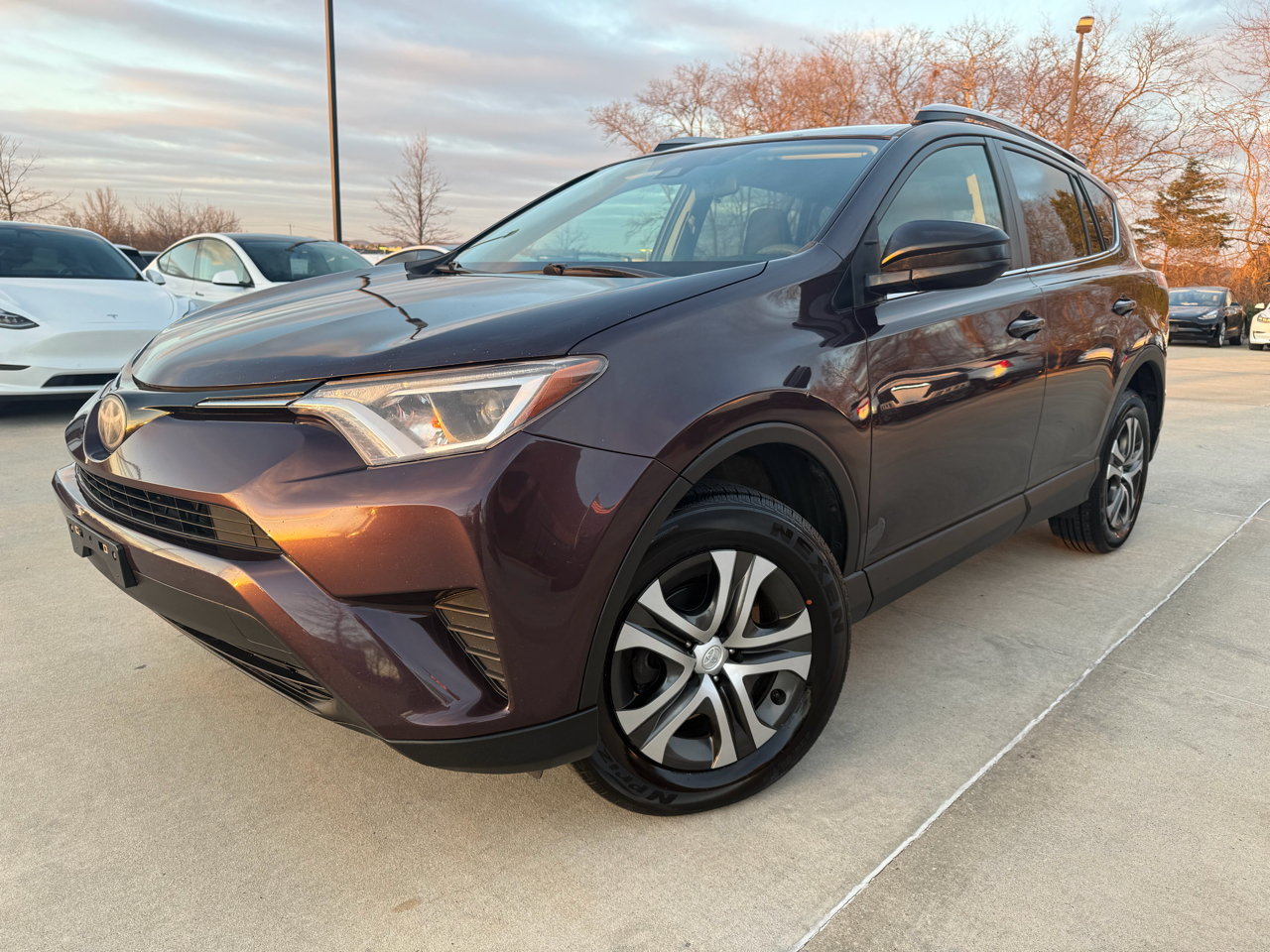 Toyota RAV4 LE AWD (Natl) 2017