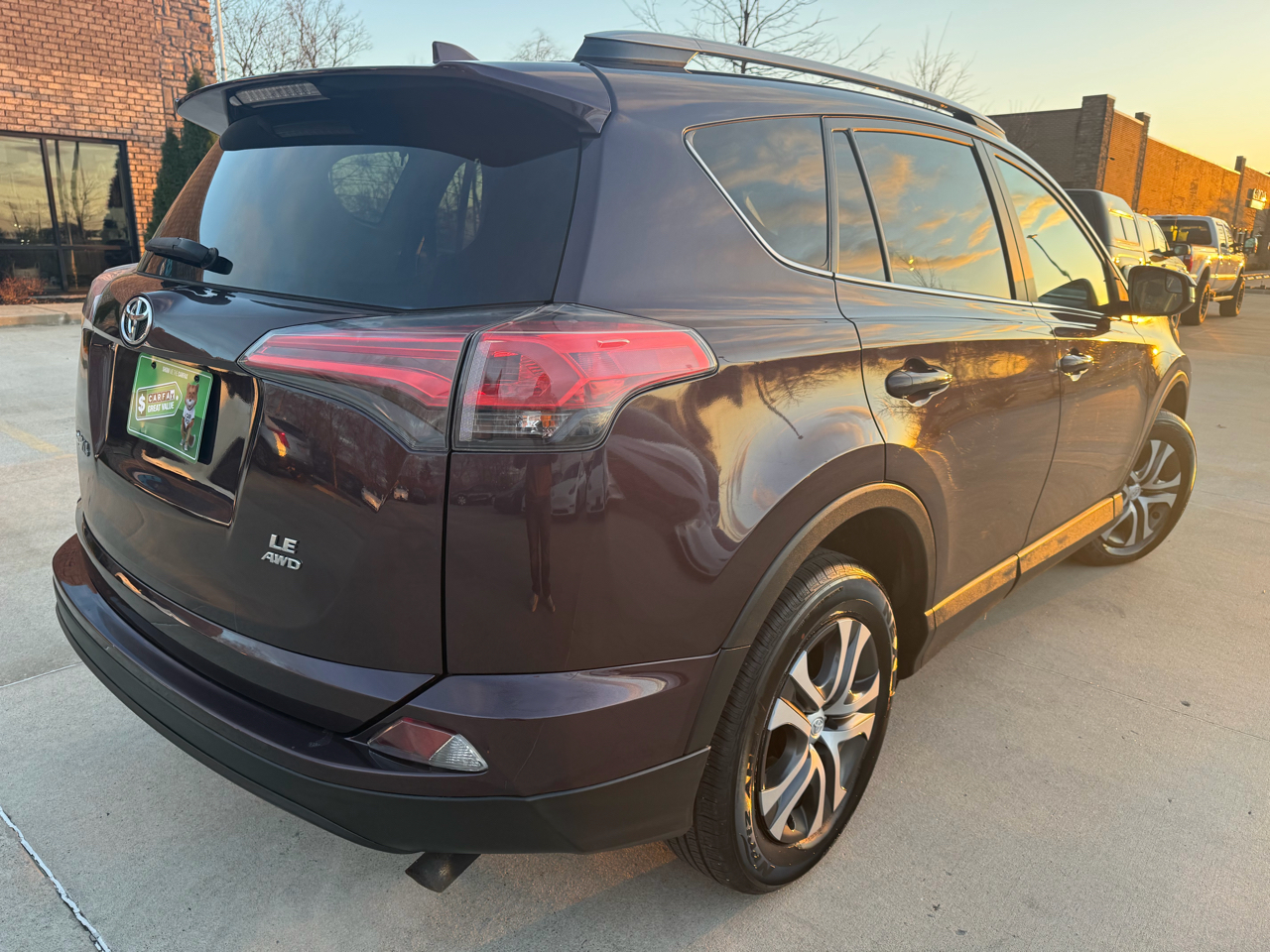 Toyota RAV4 LE AWD (Natl) 2017