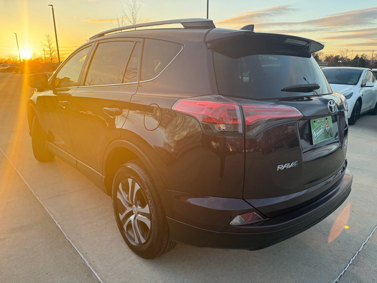 Toyota RAV4 LE AWD (Natl) 2017