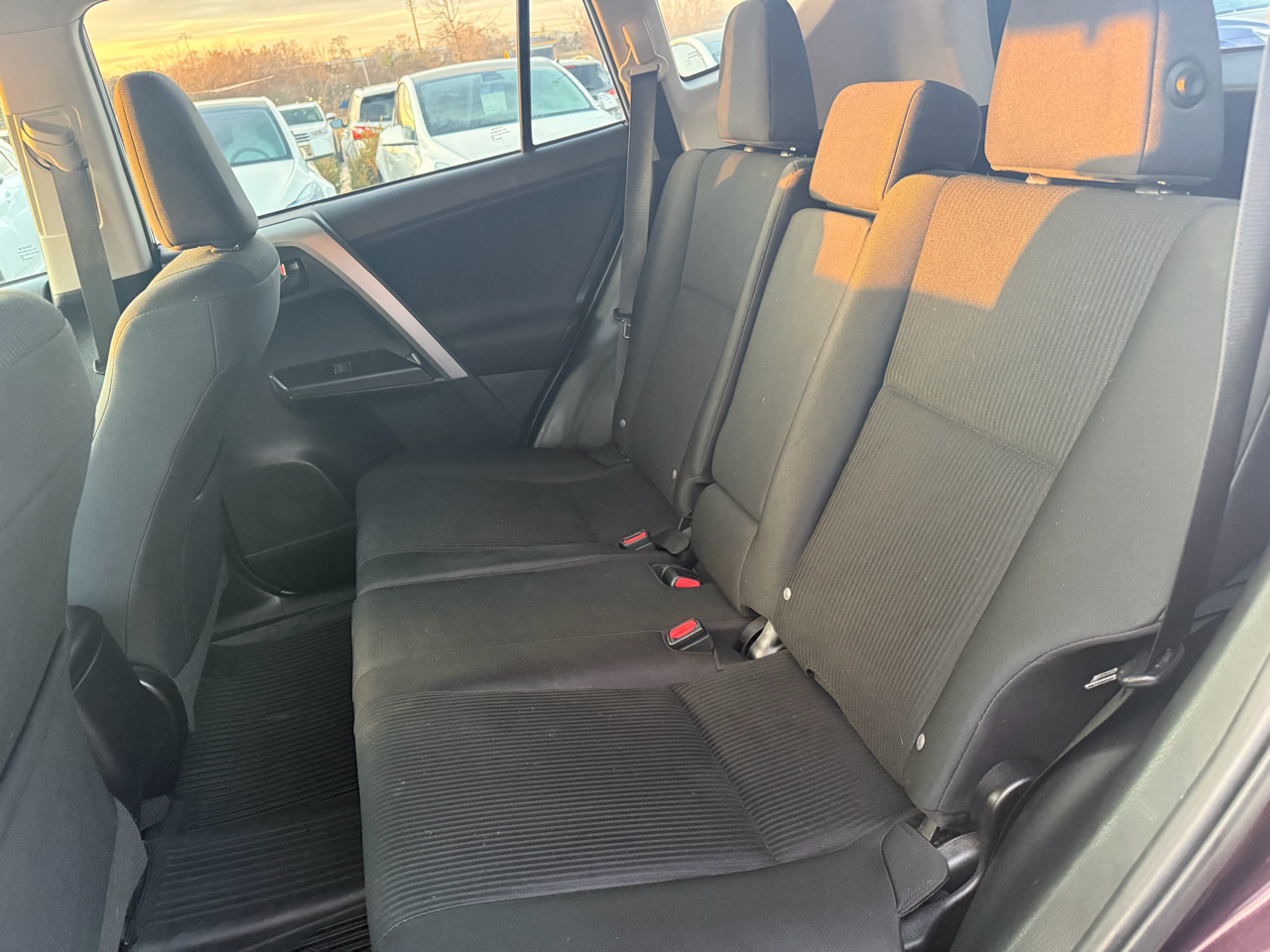 Toyota RAV4 LE AWD (Natl) 2017