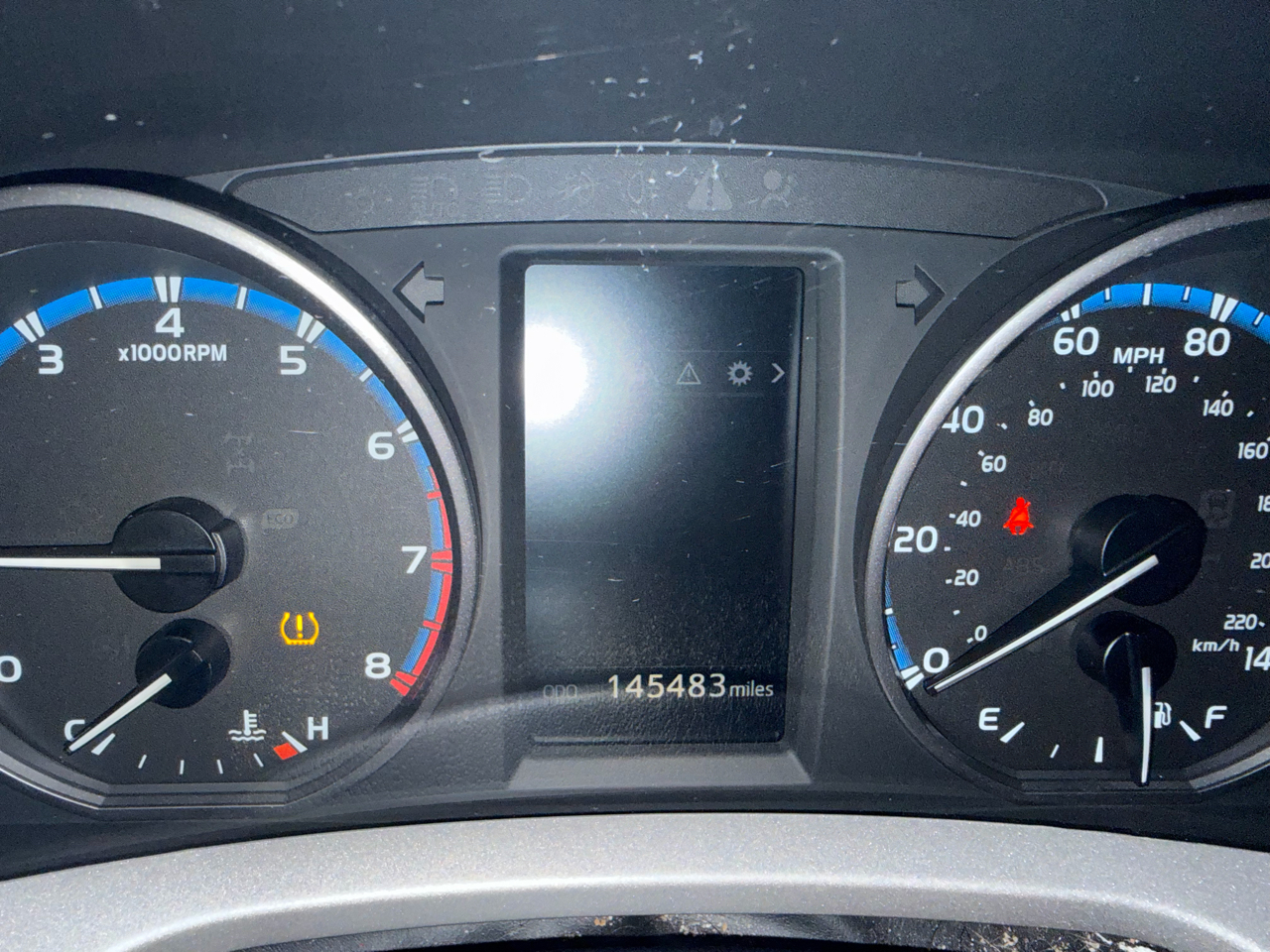 Toyota RAV4 LE AWD (Natl) 2017