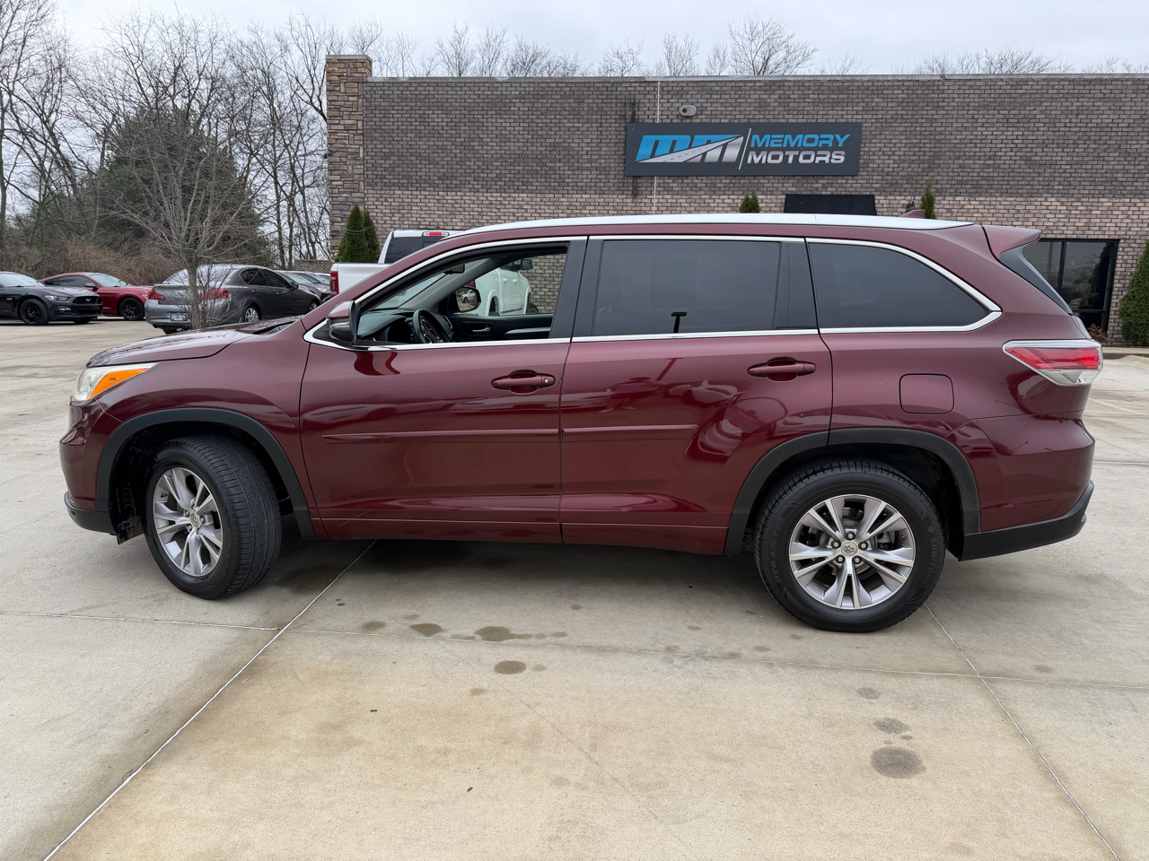 Toyota Highlander FWD 4dr V6 XLE (Natl) 2014