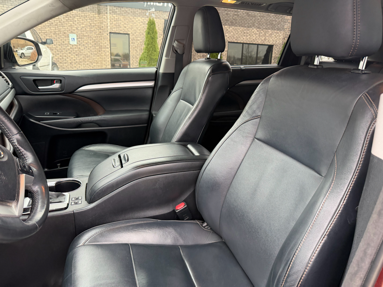 Toyota Highlander FWD 4dr V6 XLE (Natl) 2014