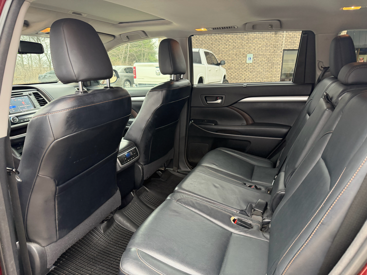 Toyota Highlander FWD 4dr V6 XLE (Natl) 2014