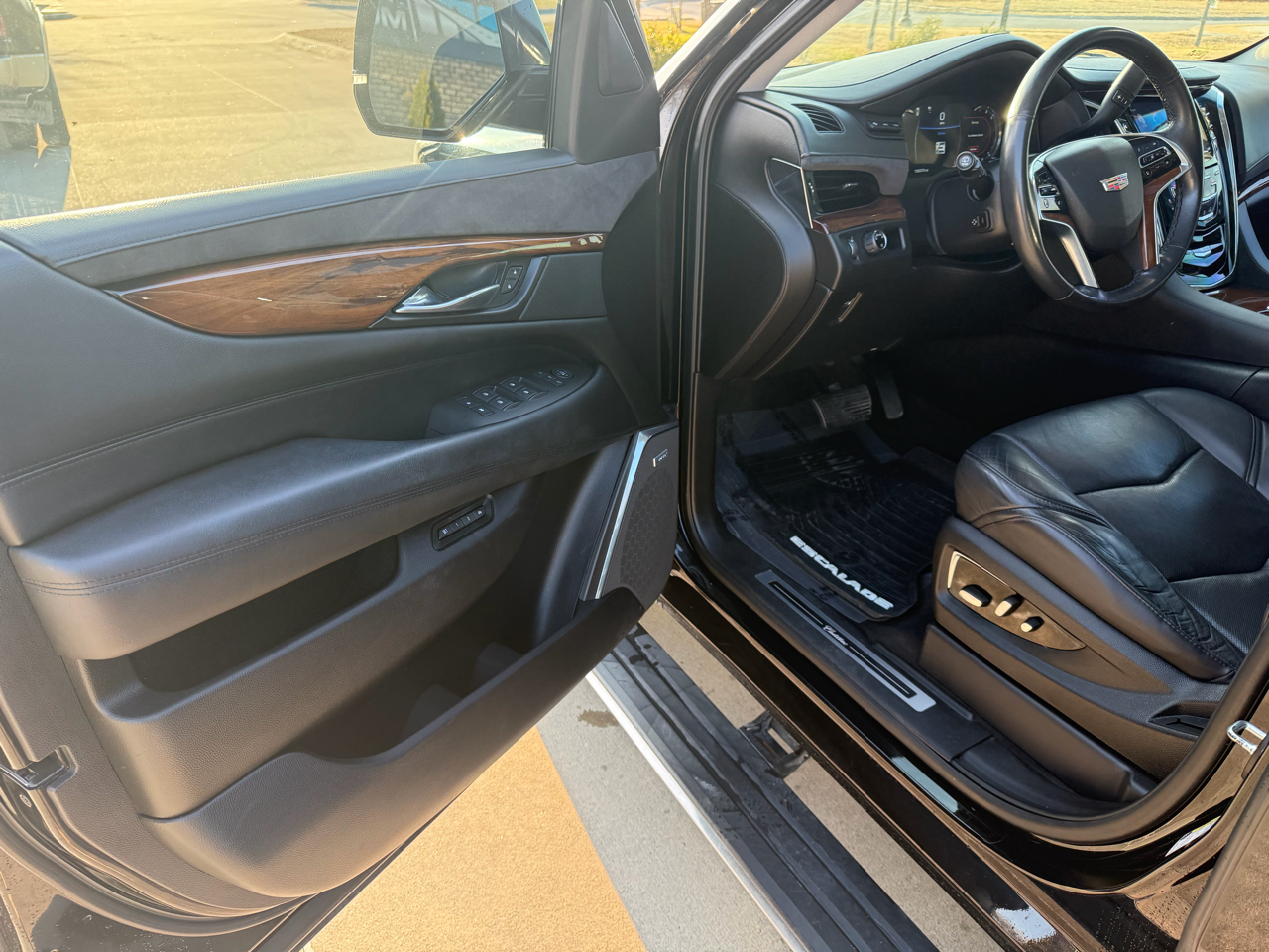 Cadillac Escalade 2WD 4dr Premium Luxury 2017