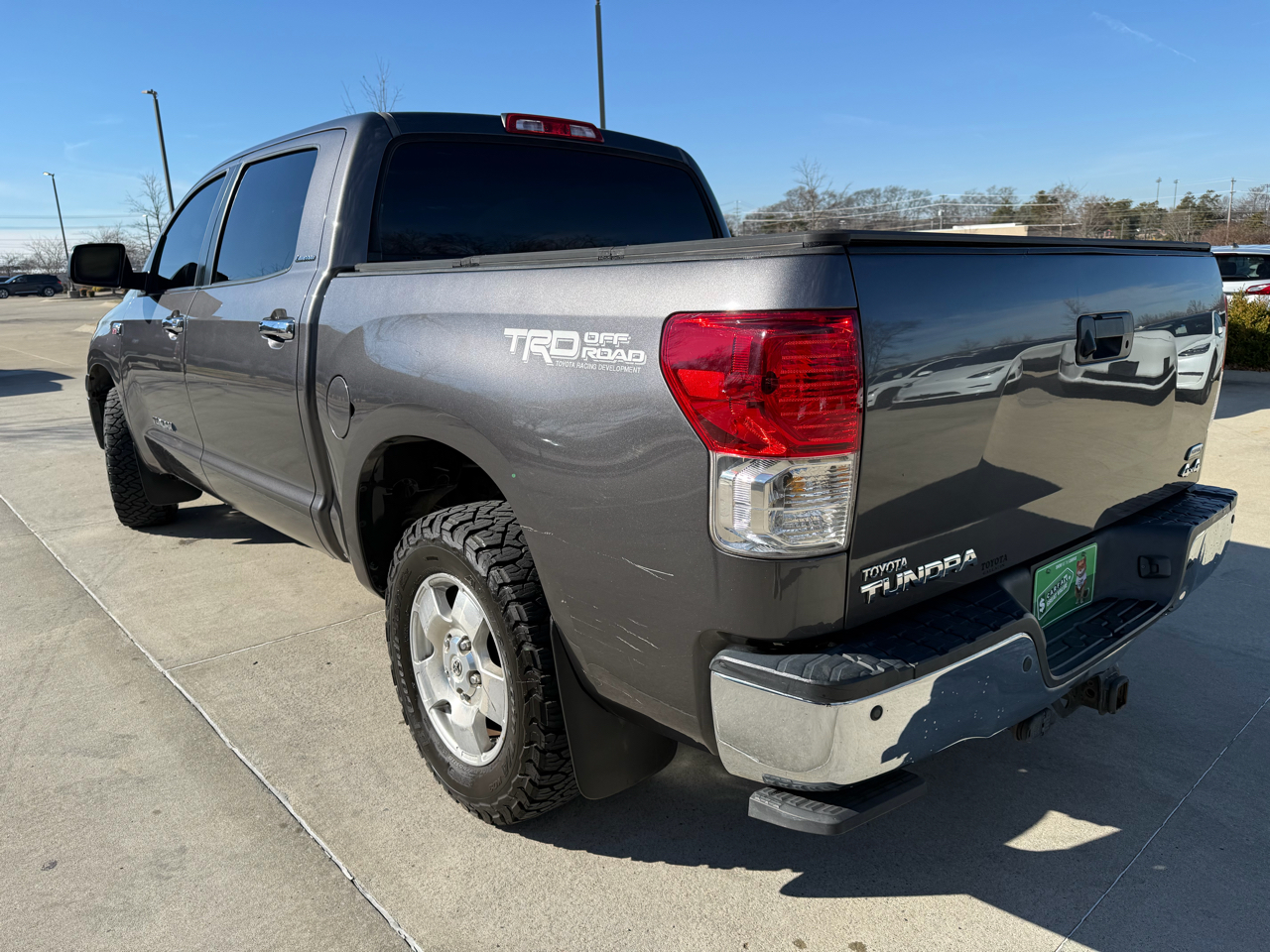 Toyota Tundra 4WD Truck CrewMax 5.7L FFV V8 6-Spd AT LTD (Natl) 2011