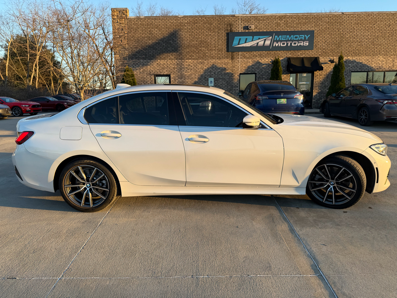 BMW 3 Series 330i Sedan 2019