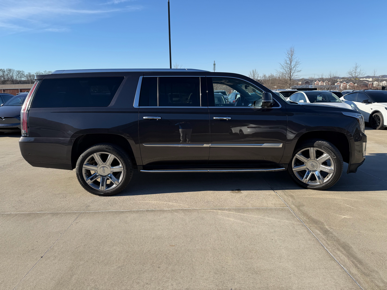 Cadillac Escalade ESV 2WD 4dr Luxury 2017