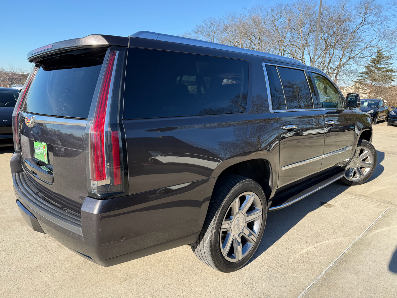 Cadillac Escalade ESV 2WD 4dr Luxury 2017
