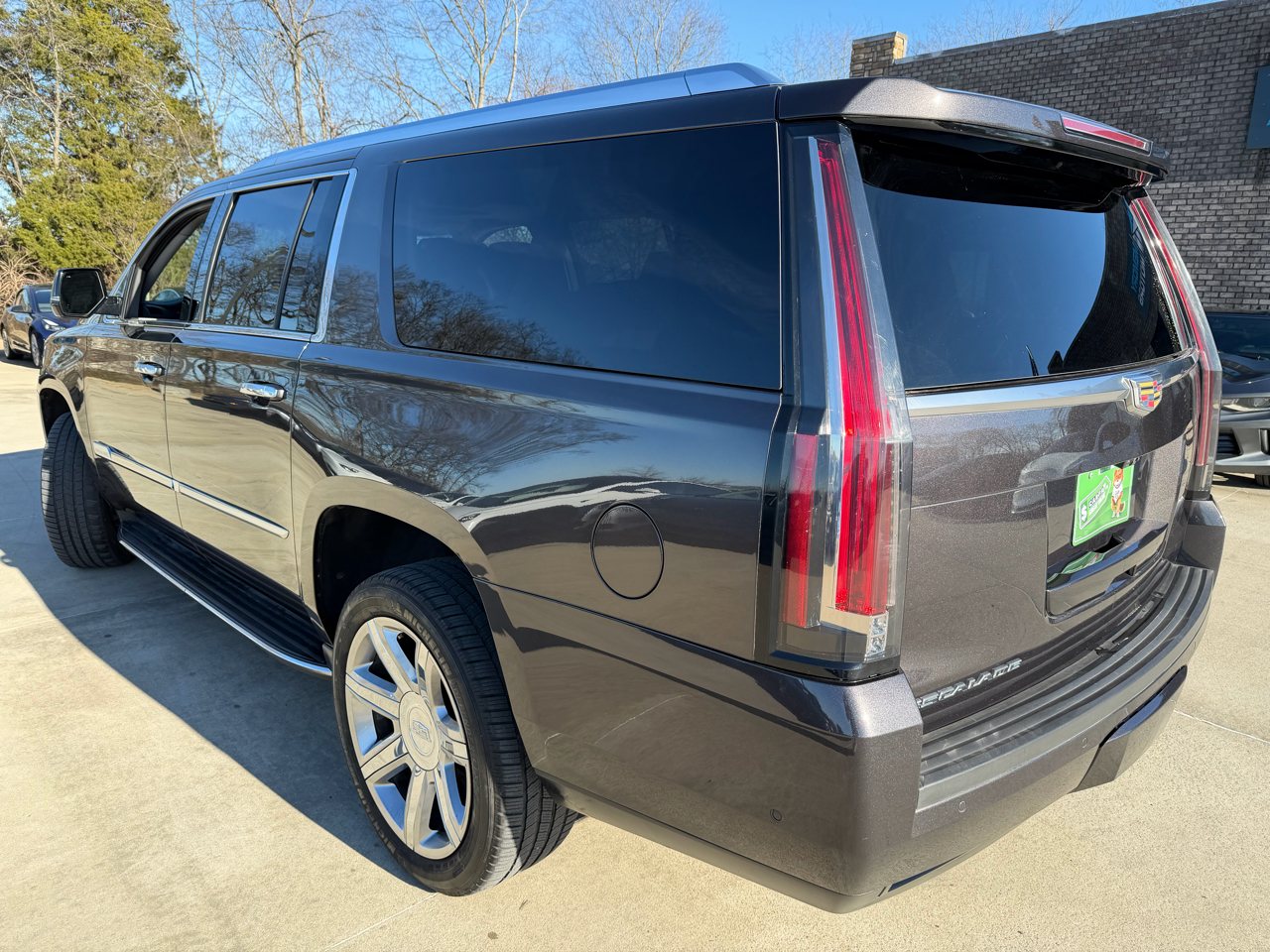 Cadillac Escalade ESV 2WD 4dr Luxury 2017