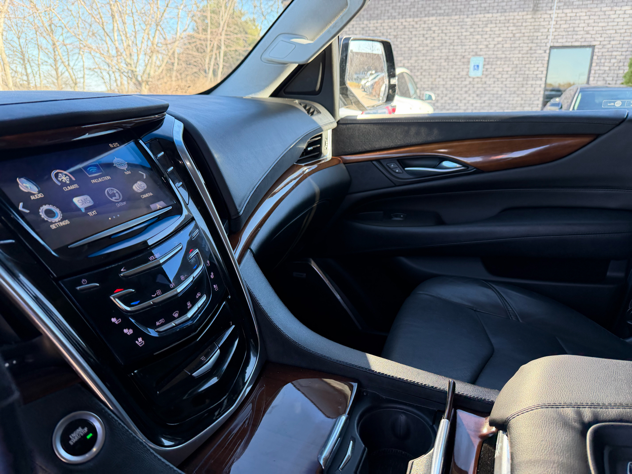 Cadillac Escalade ESV 2WD 4dr Luxury 2017