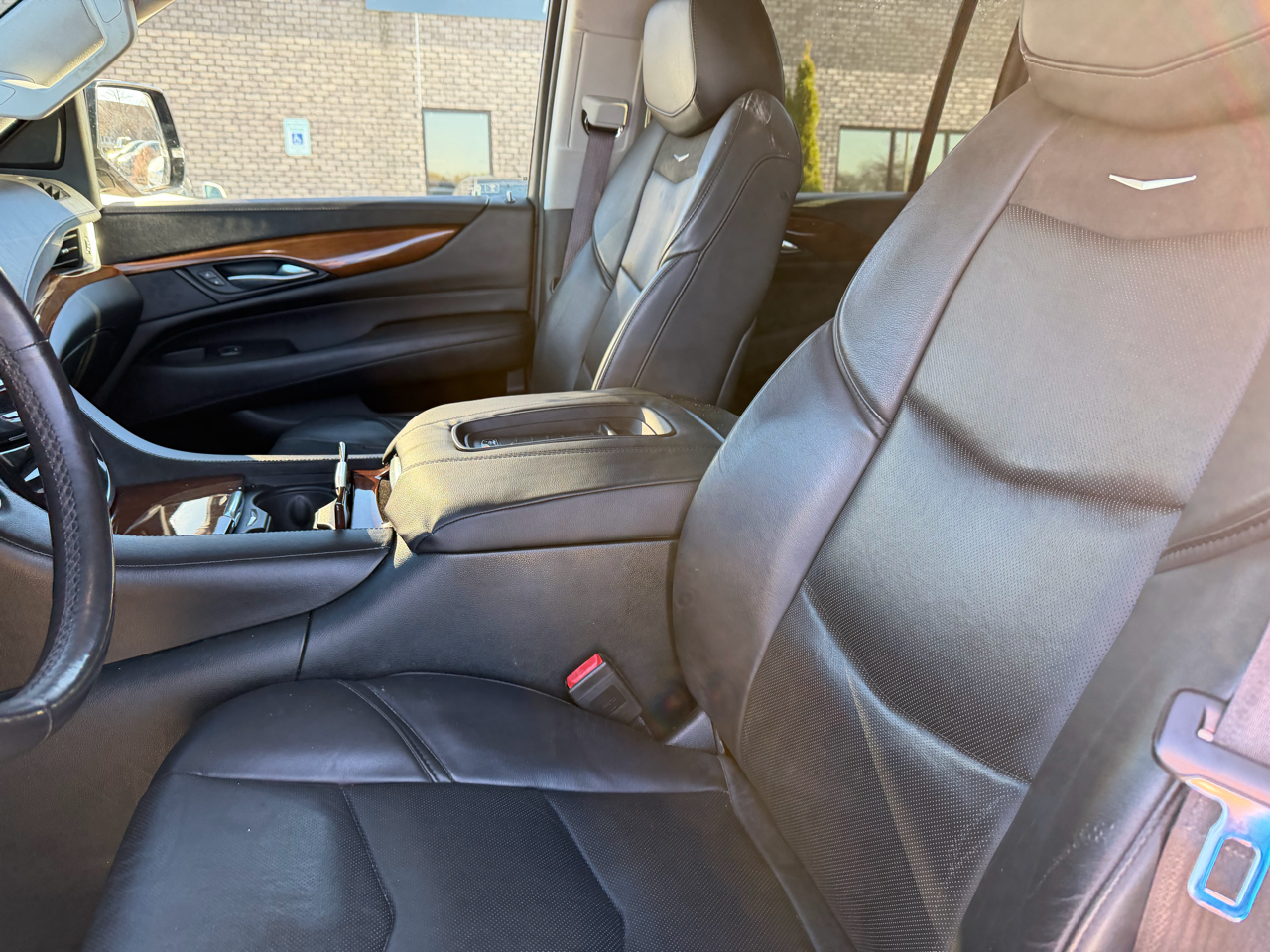 Cadillac Escalade ESV 2WD 4dr Luxury 2017