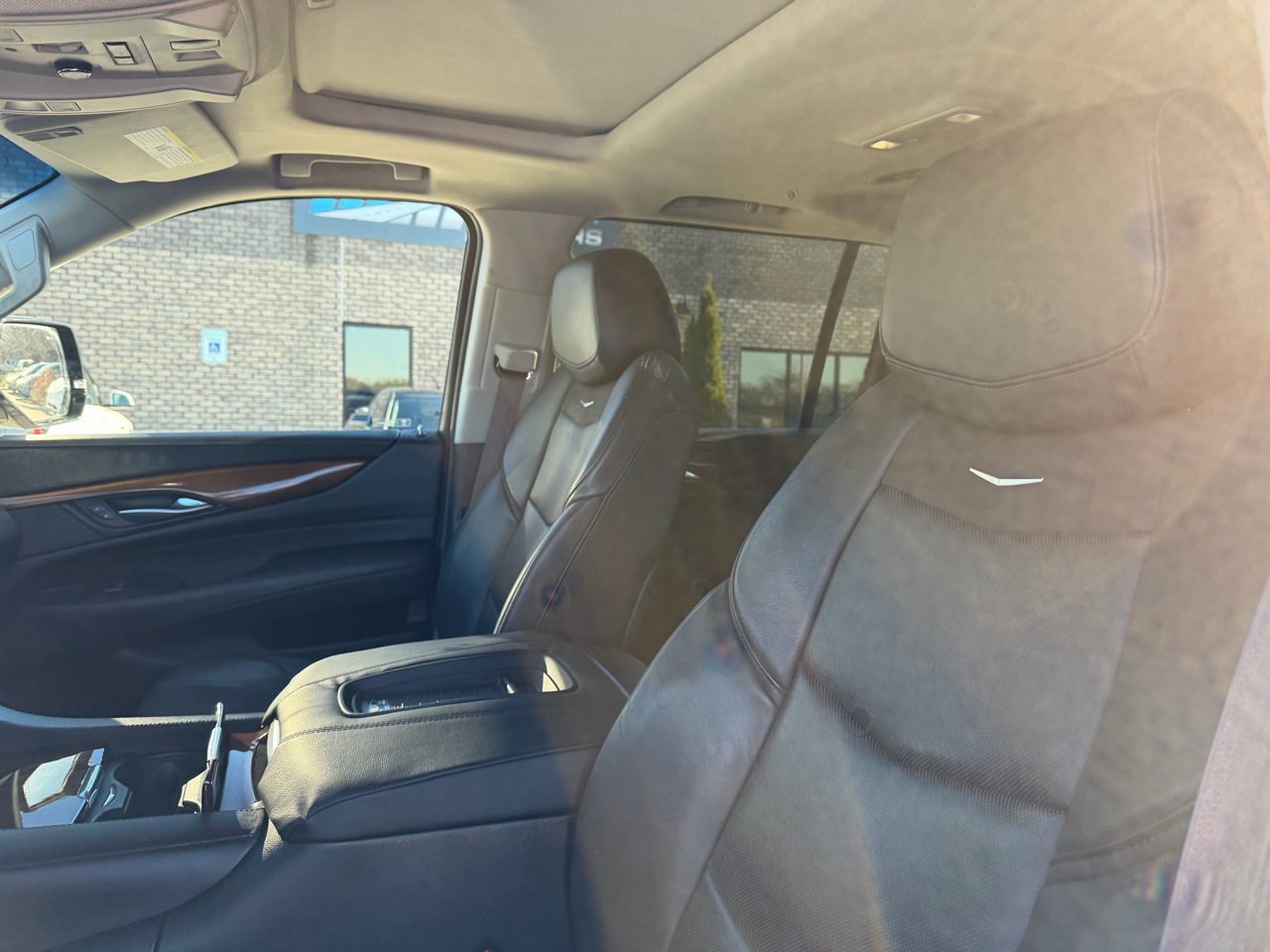 Cadillac Escalade ESV 2WD 4dr Luxury 2017