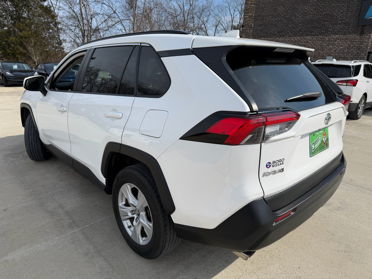 Toyota RAV4 XLE FWD (Natl) 2019