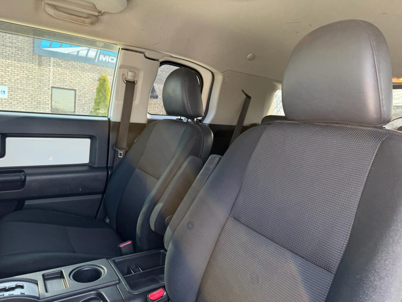 Toyota FJ Cruiser  2010