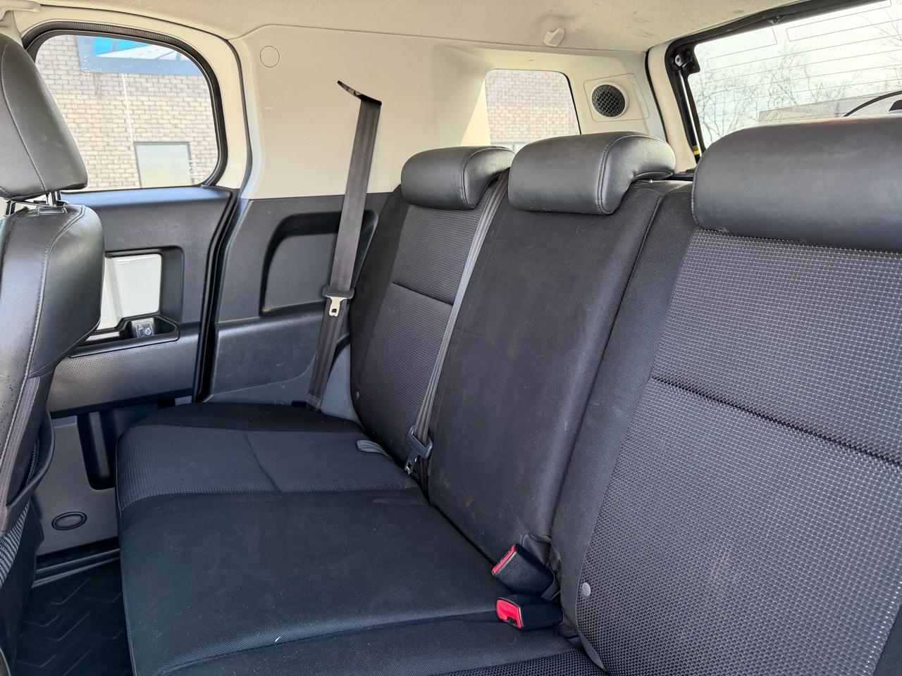 Toyota FJ Cruiser  2010