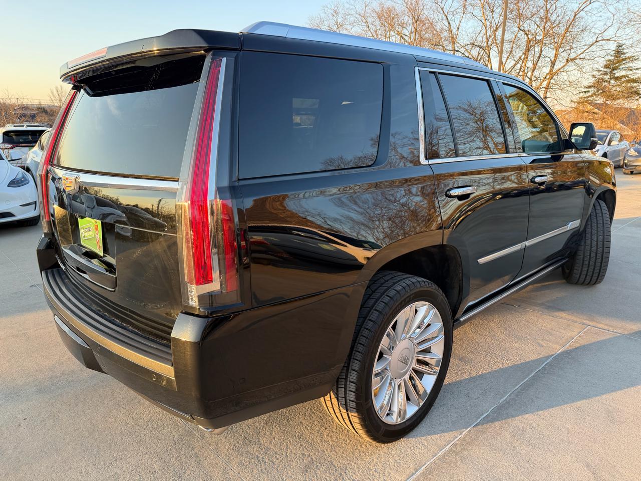 Cadillac Escalade 4WD 4dr Platinum 2019