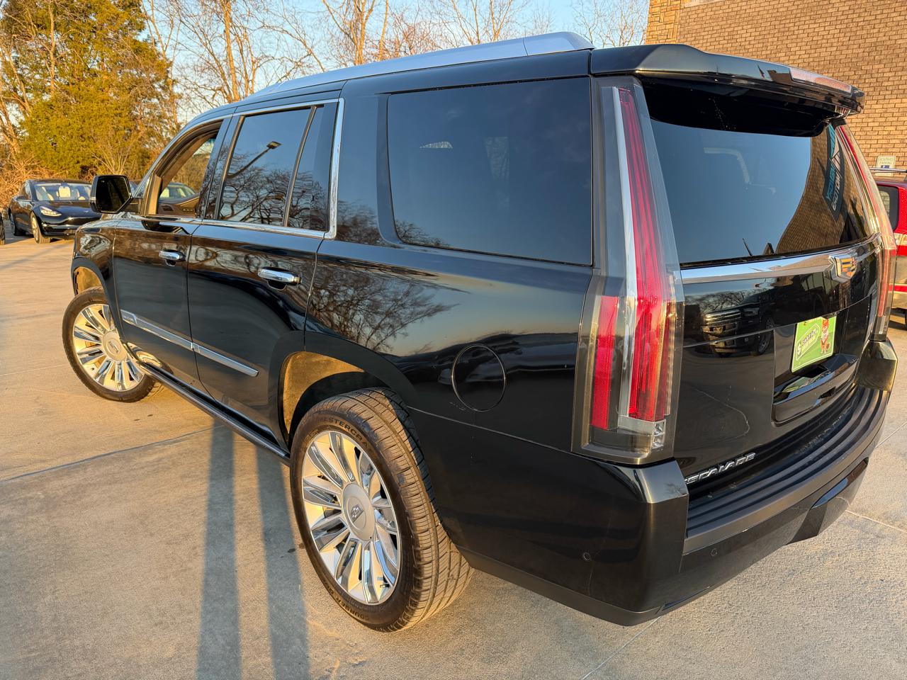 Cadillac Escalade 4WD 4dr Platinum 2019