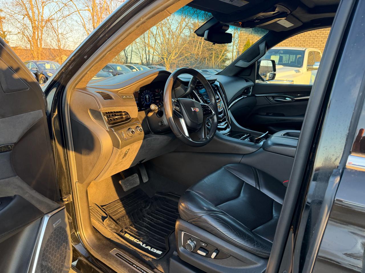 Cadillac Escalade 4WD 4dr Platinum 2019