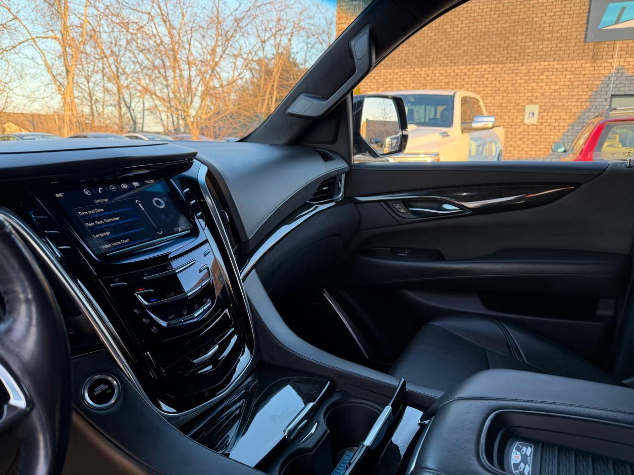 Cadillac Escalade 4WD 4dr Platinum 2019