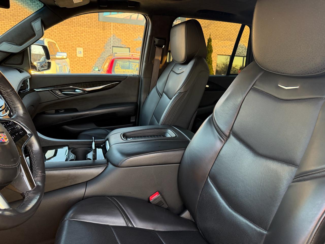 Cadillac Escalade 4WD 4dr Platinum 2019