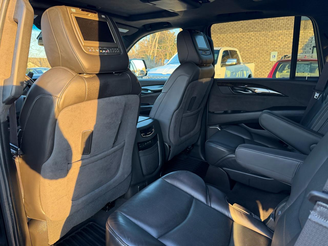 Cadillac Escalade 4WD 4dr Platinum 2019