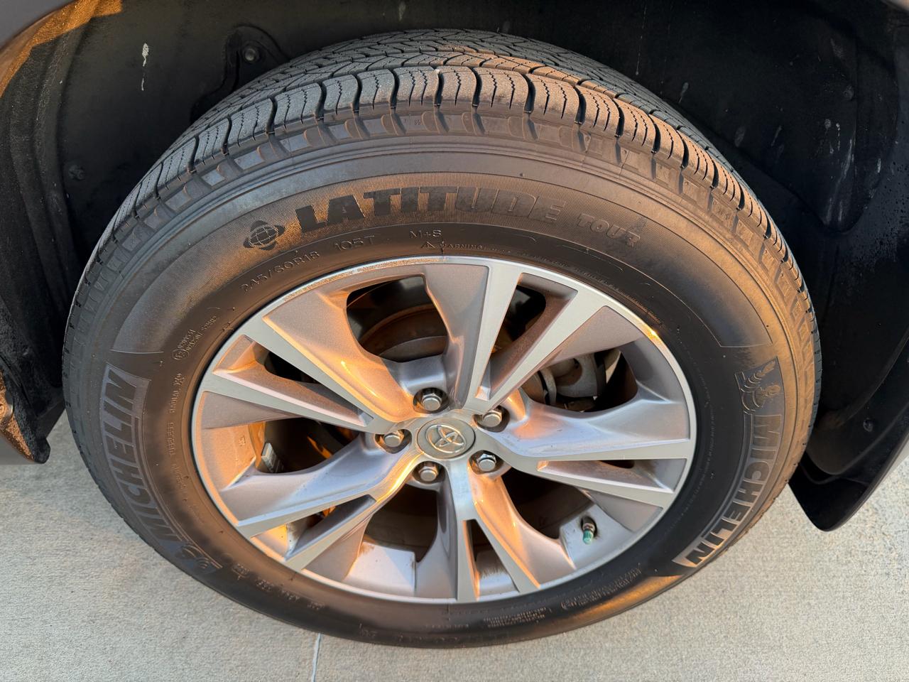 Toyota Highlander FWD 4dr V6 XLE (Natl) 2015