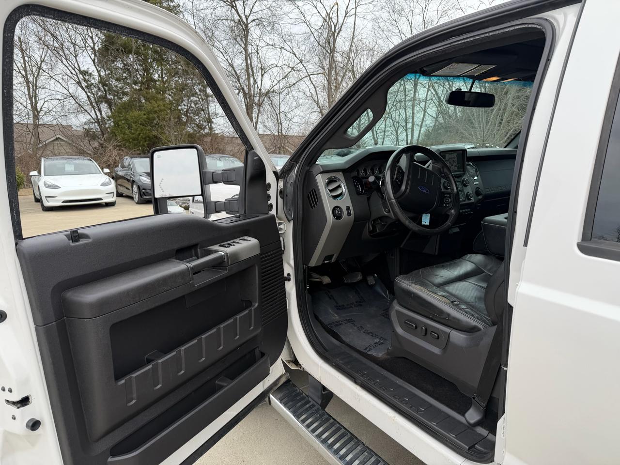 Ford Super Duty F-250 SRW 4WD Crew Cab 156" Lariat 2016