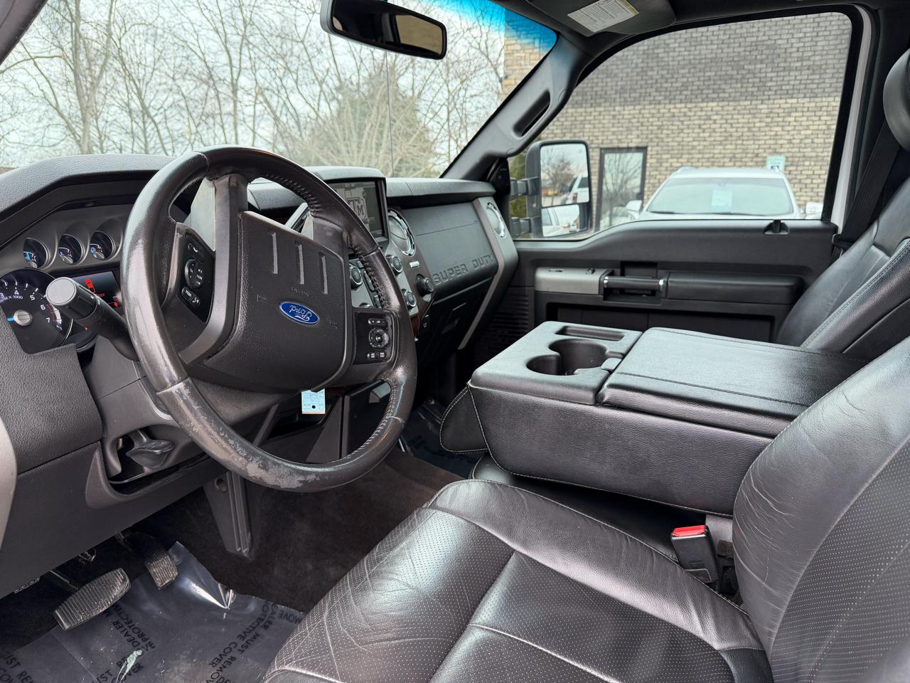 Ford Super Duty F-250 SRW 4WD Crew Cab 156" Lariat 2016