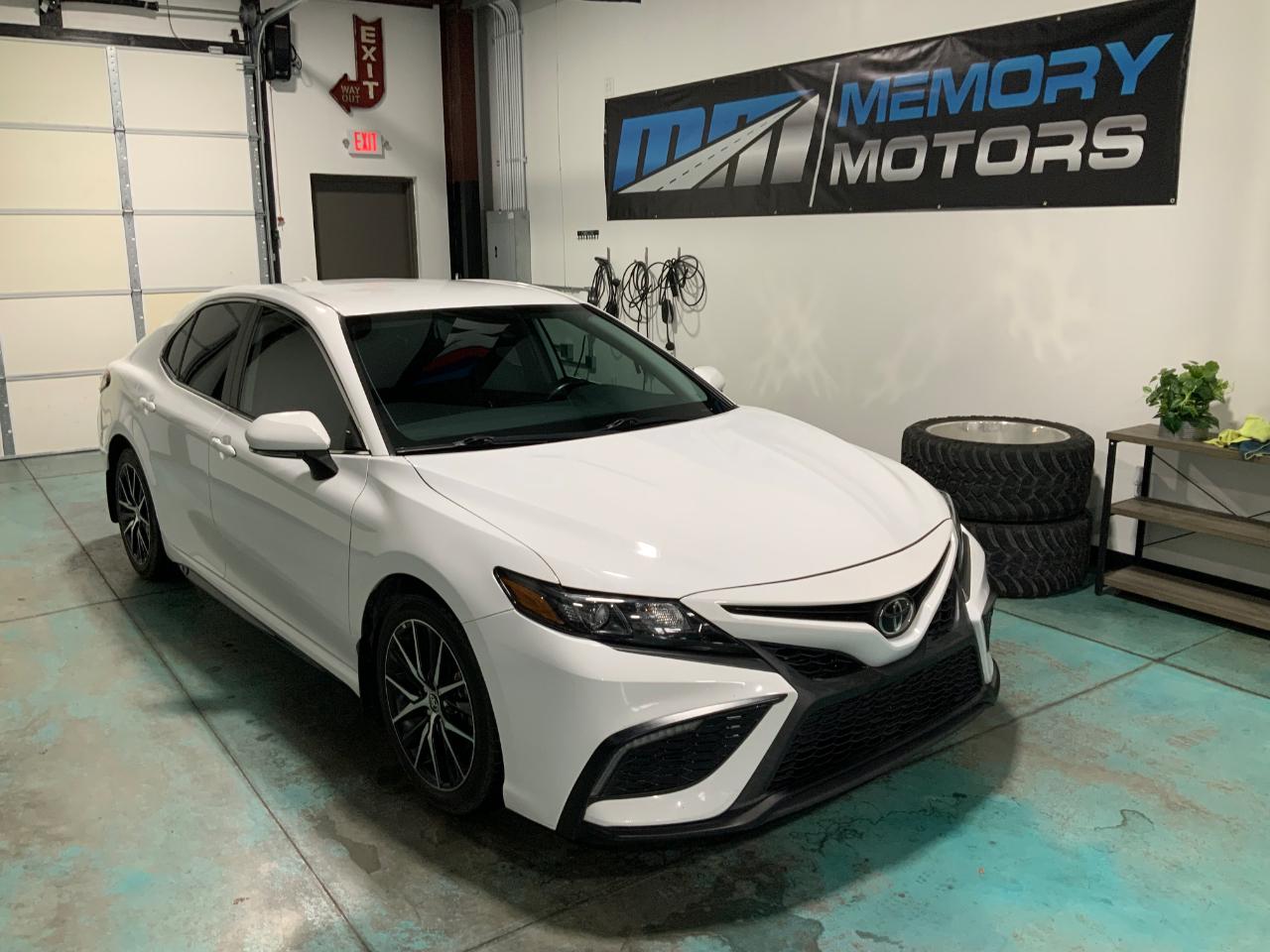 Toyota Camry SE Auto (Natl) 2022