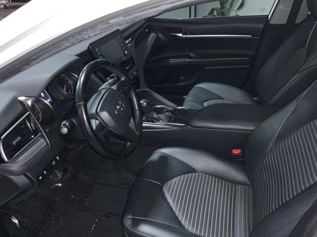 Toyota Camry SE Auto (Natl) 2022