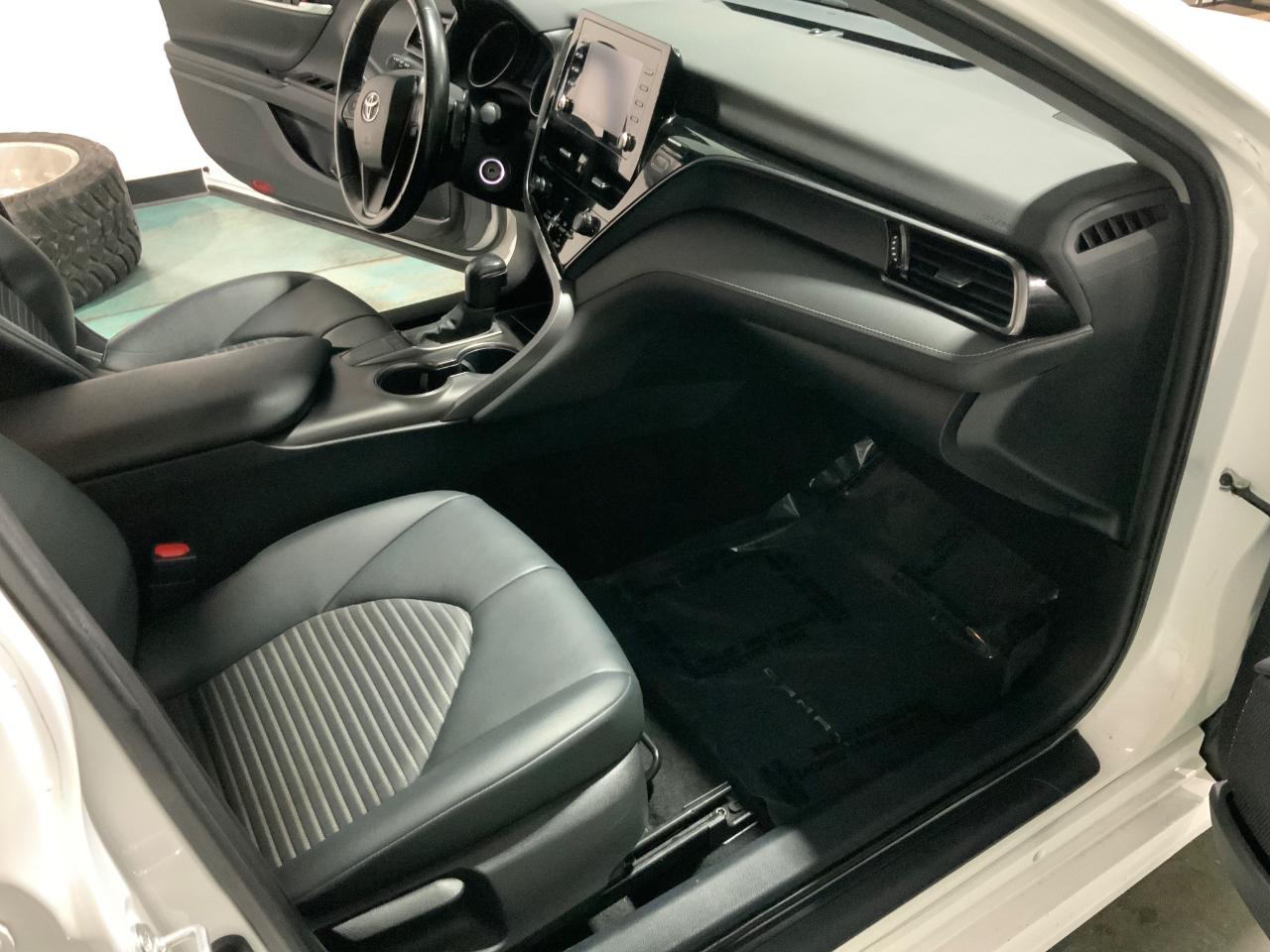 Toyota Camry SE Auto (Natl) 2022